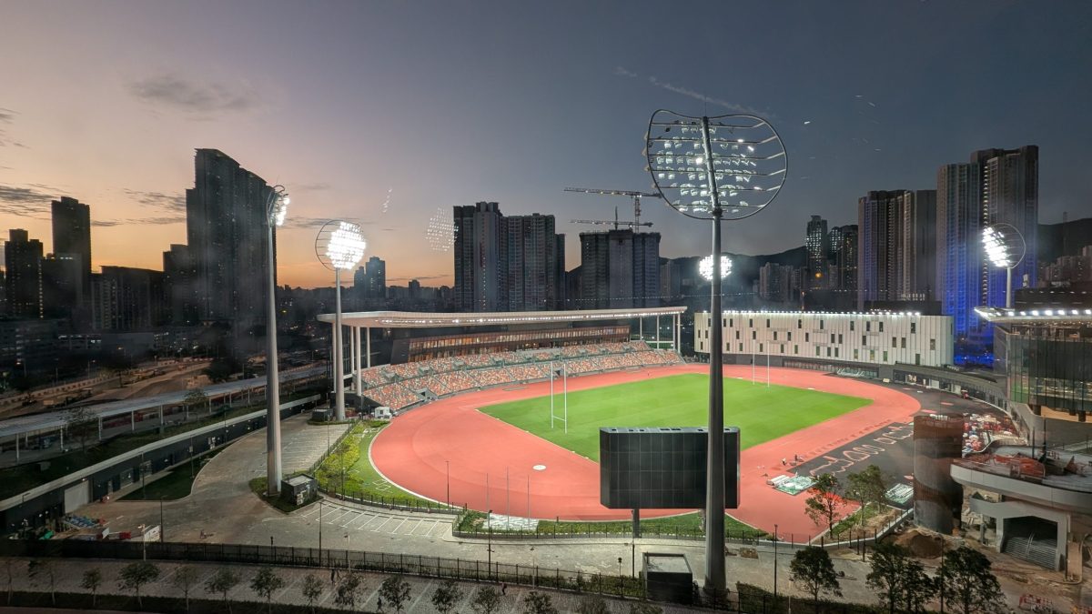 QPR球员谢尔因保护母亲用石头砸伤一男子，事后公开致歉