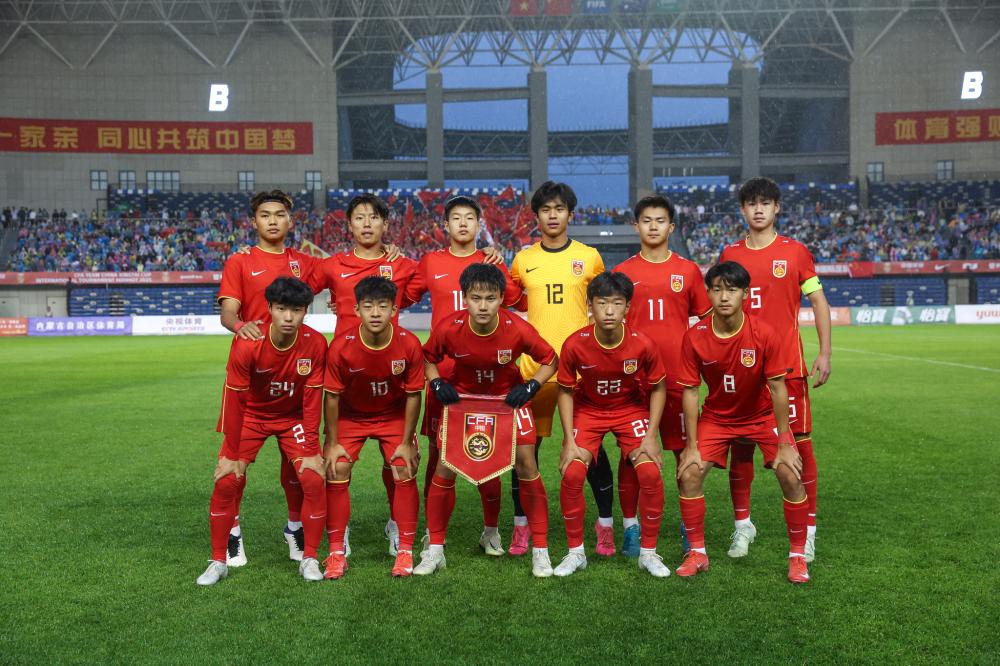 天王盖地虎！汉堡后卫复刻2017年吉鲁的神级蝎子摆尾